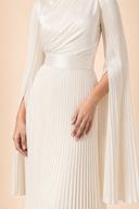 Saffira - White — hijab styling, waist jewelry hero