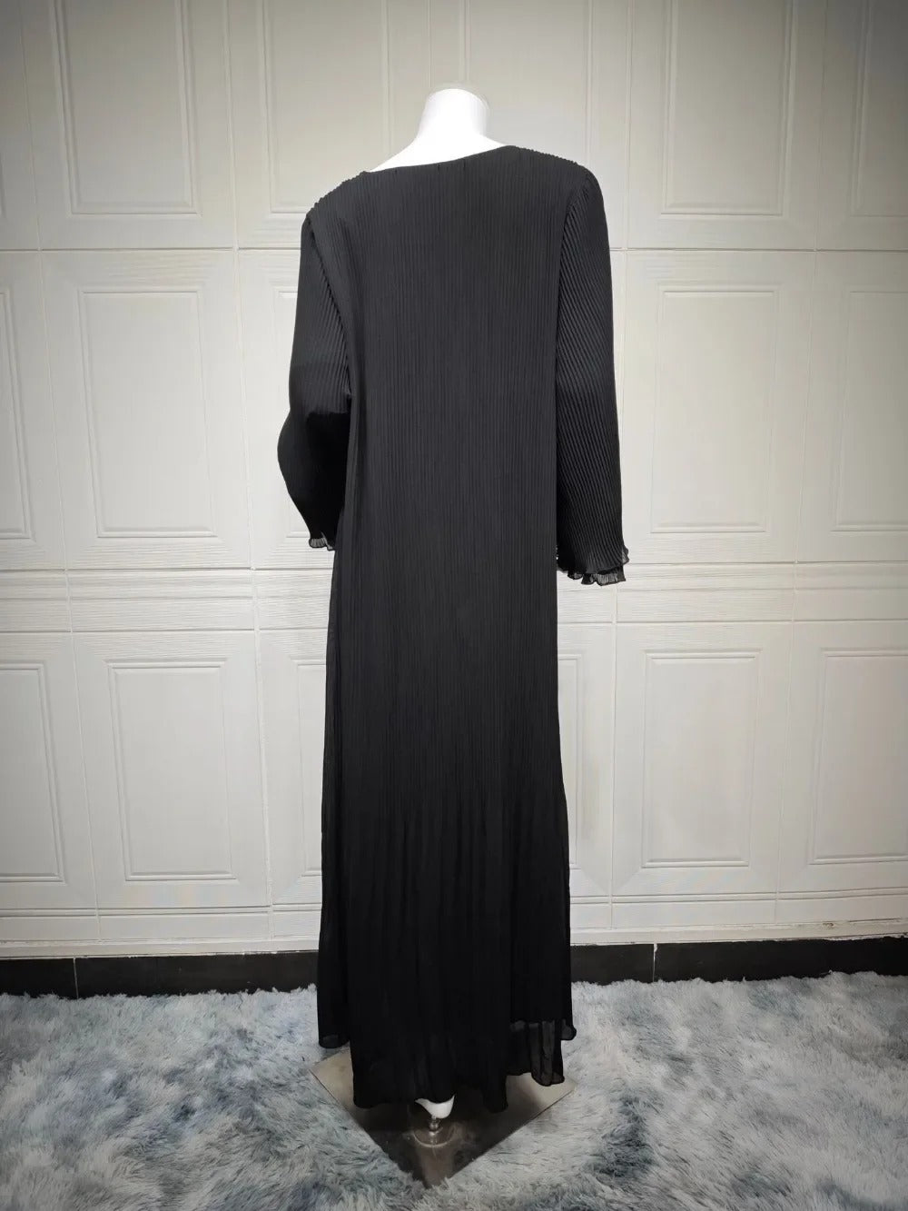 Elegant Pleated Long-Sleeve Modest Abaya Dress