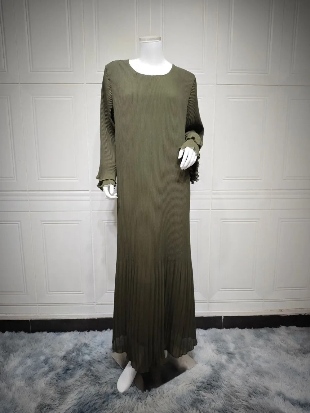 Elegant Pleated Long-Sleeve Modest Abaya Dress