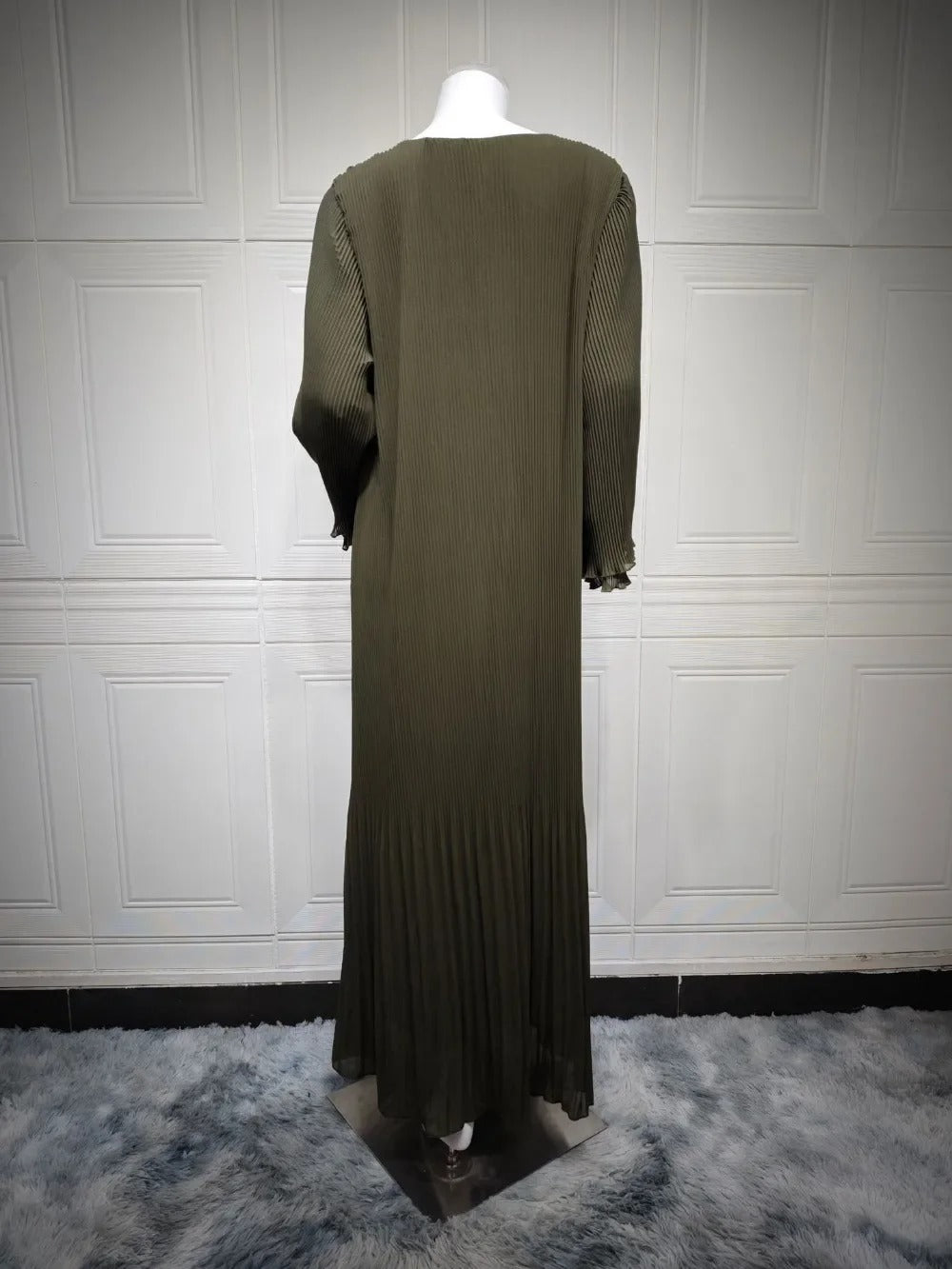 Elegant Pleated Long-Sleeve Modest Abaya Dress